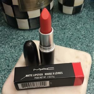 MAC lipstick Tropic Tonic